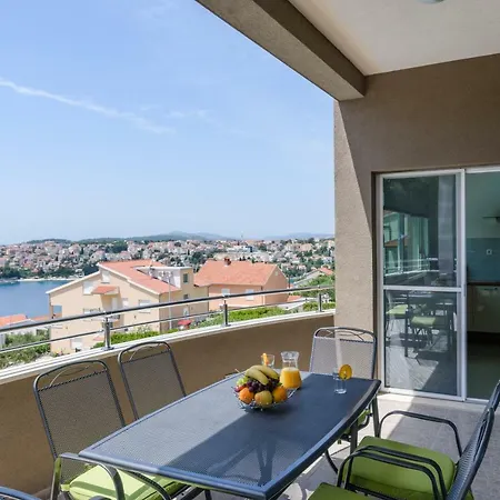 Apartament Lux *