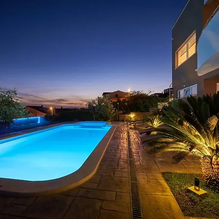 Apartament Lux *