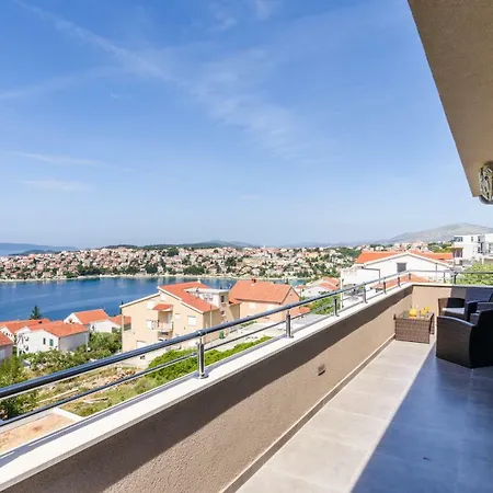 Lux * Trogir