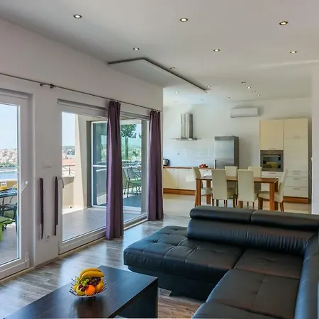 Lux * Trogir