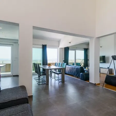 Lux Apartament *