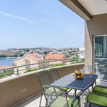 Apartment Lux